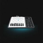 Розумна AI-шахова дошка Chessnut Evo